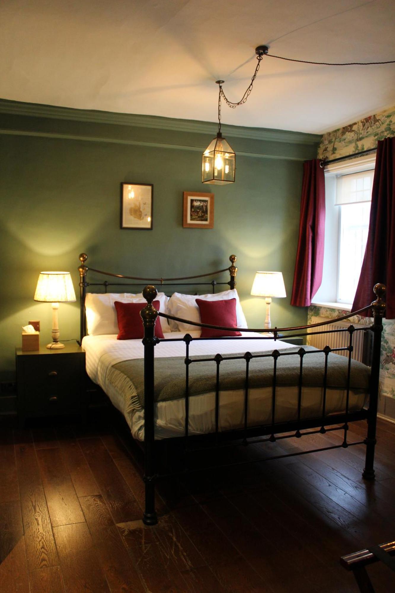 Hinds Head Hotel ออลเดอร์มาสตัน ภายนอก รูปภาพ