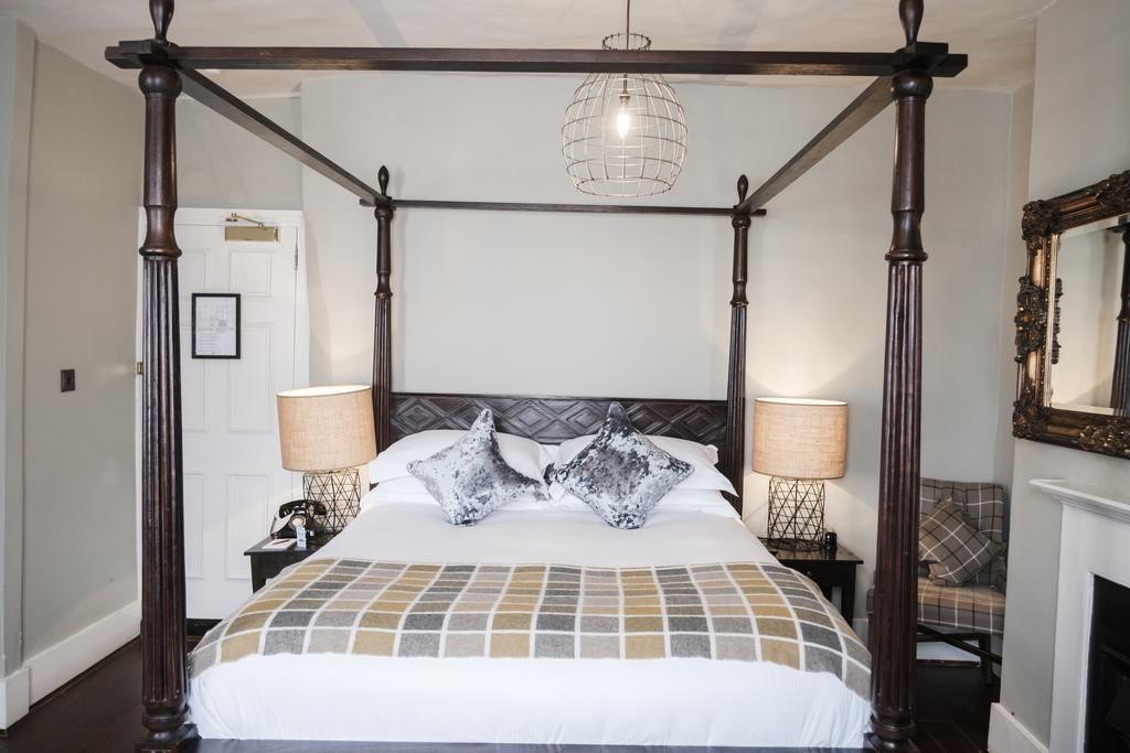 Hinds Head Hotel ออลเดอร์มาสตัน ภายนอก รูปภาพ